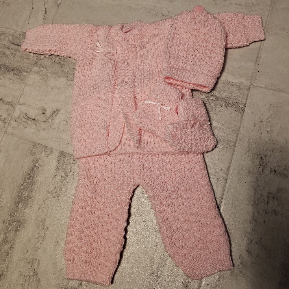 Crotchet 0-6mo baby set